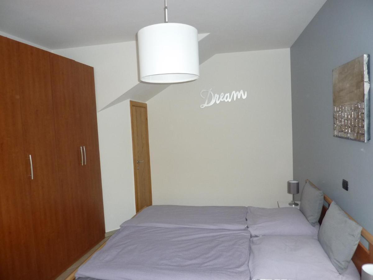 Ferienwohnung Gallo Mit Ueberdachter Terrasse Parkplatz 100 Mtr Z Strand Cannobio Ngoại thất bức ảnh